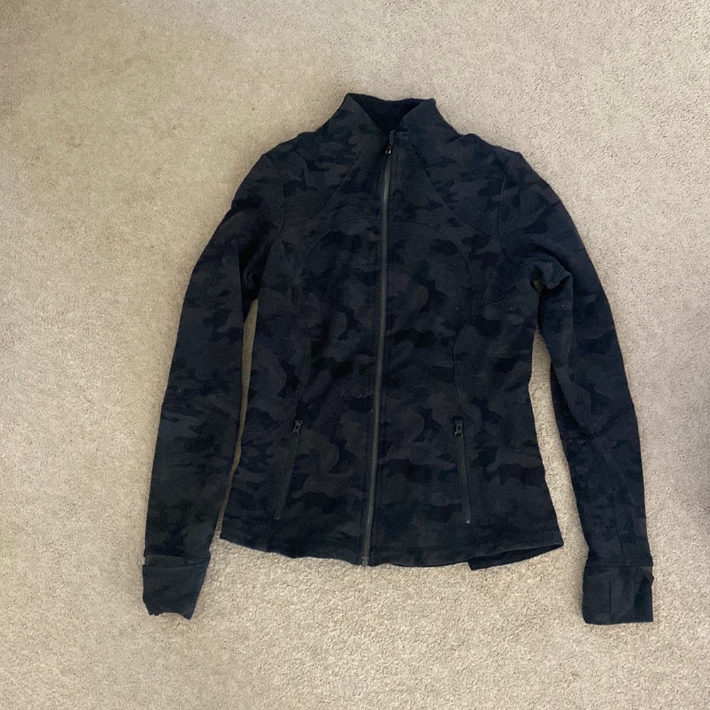 LULULEMON black camo jacket